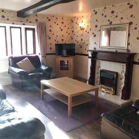 The Cottage, Cosy 2 Bedroom Pet Friendly Perfect For Contractors Free Secure Parking,Cctv Leeds  Exterior foto