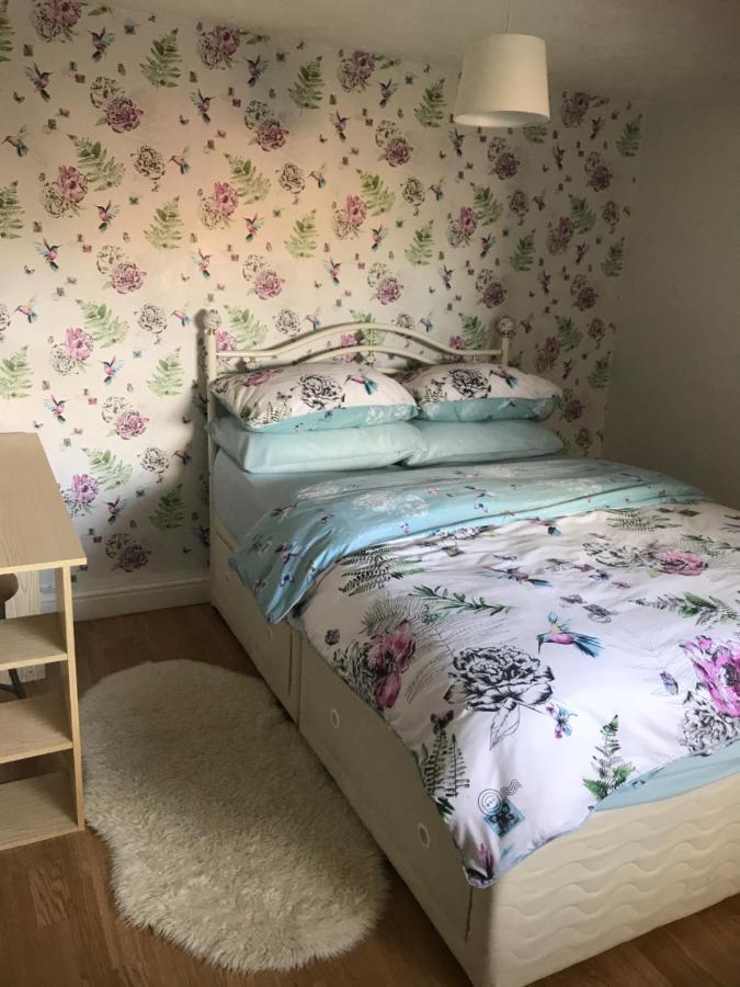 The Cottage, Cosy 2 Bedroom Pet Friendly Perfect For Contractors Free Secure Parking,Cctv Leeds  Exterior foto