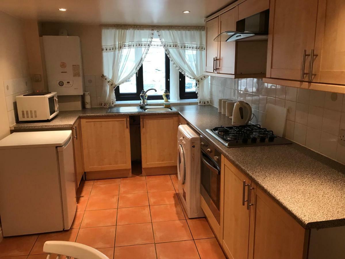 The Cottage, Cosy 2 Bedroom Pet Friendly Perfect For Contractors Free Secure Parking,Cctv Leeds  Exterior foto